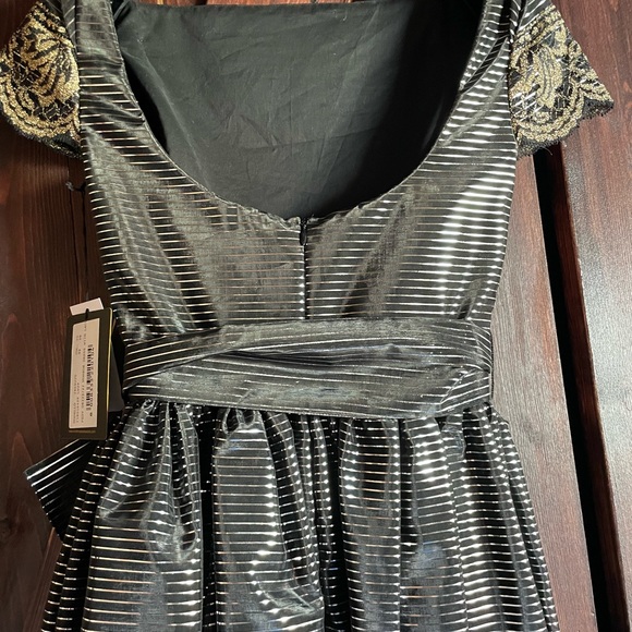 Monroe Lace / Gold Thread - Picture 6 of 16